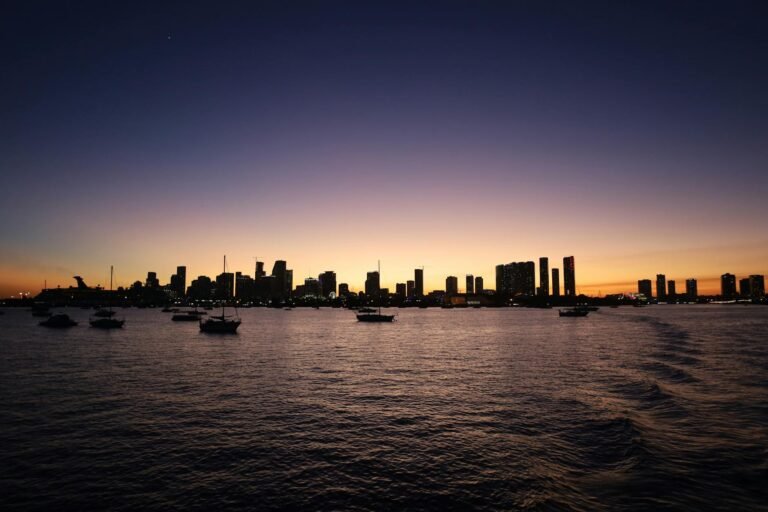 Cómo las Tensiones Geopolíticas Afectan las Inversiones en Miami